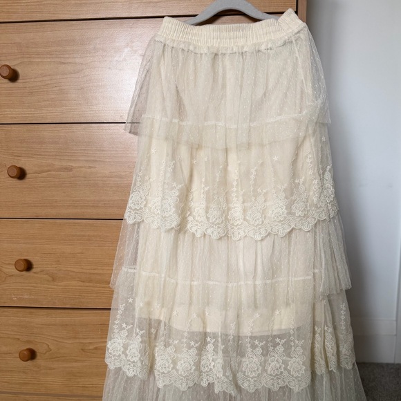 Dresses & Skirts - Tiered Lace Tulle Maxi Skirt - Cream